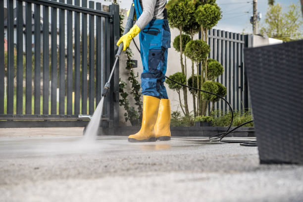 Why Choose Our Certified Pressure Washing Experts for Your Project Needs in University, FL?